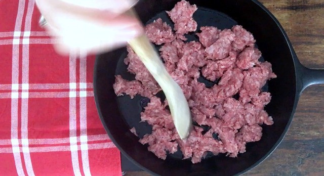 https://www.loavesanddishes.net/wp-content/uploads/2019/02/4-how-to-cook-ground-beef.jpg