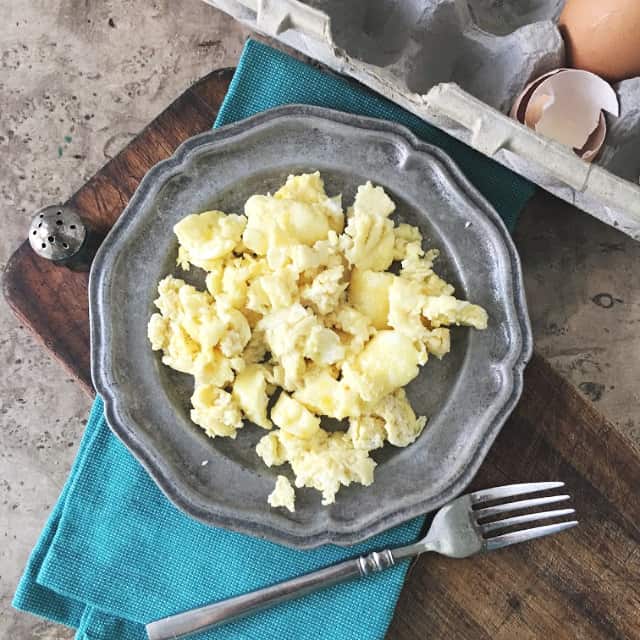 https://www.loavesanddishes.net/wp-content/uploads/2019/07/3-640-microwave-eggs-1.jpg